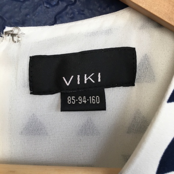 Dress - Picture 4 of 6